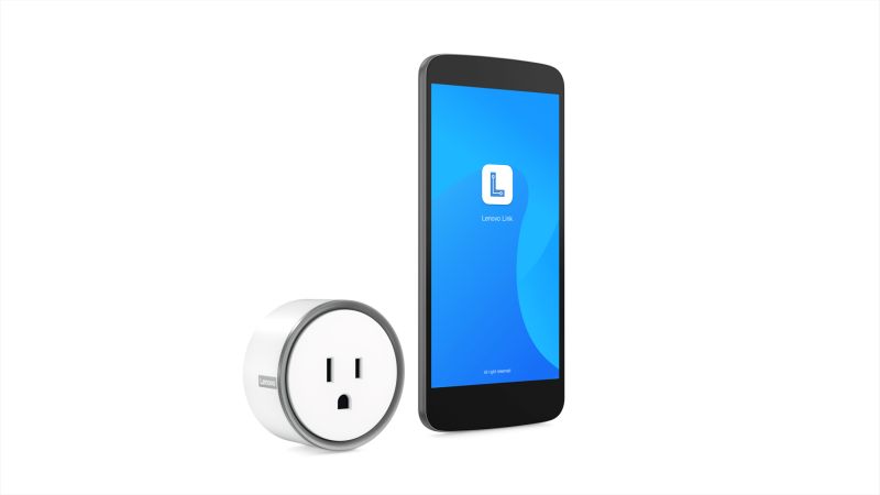 Smart_Plug_Hero_With_Phone