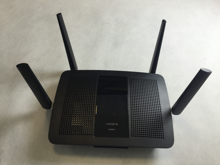linksys EA8500 z antenami